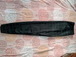 Black Jegging (Checkered)