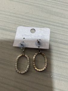 oval shaped earrings