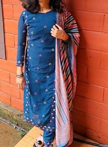Kurti Set With Fabulous Duppata And Bottom
