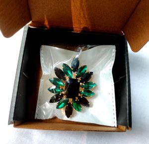 Zaveri Pearls Black -Green ring