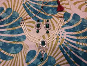 Emerald &amp; Pearl Jewelry Set