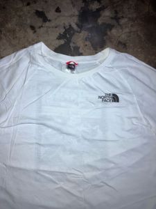 THE NORTH FACE T-SHIRT