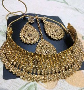 Elegant Gold-Tone Jewelry Set