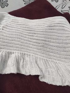 White woolen scarf