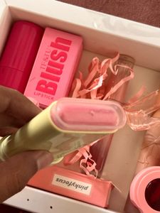 8 Product Makeup Lipstick Blush Combo
