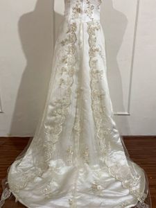 Elegant Vintage Wedding Gown🤍