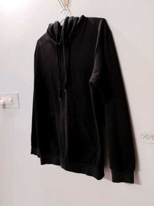 Plain Black Hoddie Size L Condition (8/10)