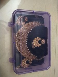 Necklace With Bindi And Earings
