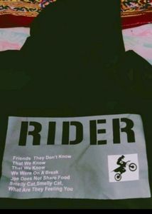 Hoodie Wala Sweatshirt For Men.
