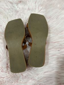 Cushiony And Comfertable Wedge