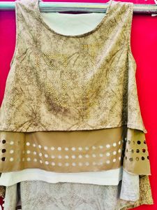 Trendy top for your perfect vibe grab it now