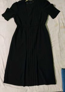Elegant Pleated Black Dress
