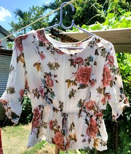 Floral White Peplum Top 🌸