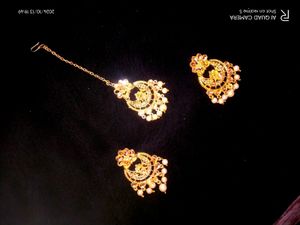 Golden maangtika with earrings💛