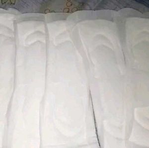 50 Comfortable &amp; Reliable Period Care Pads Combo