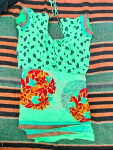 Floral Print Green Saree With Blouse