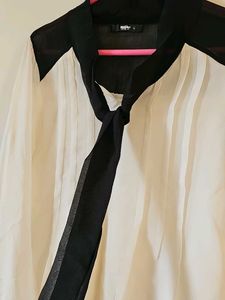 Chic Black &amp; White Blouse