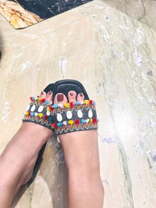 Must-Have Slides Alert: The Festival-Ready FlatDes