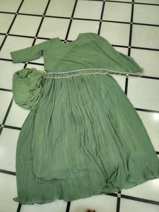 Beautiful Green Gown With Heavy Lac💚
