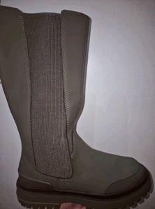 ZARA LIMITED EDITION BOOTS