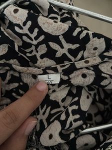 Women’s Black &amp; Beige Floral Printed Kurta with Se