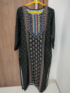 Ahika Kurti 🖤