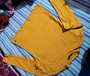 Beautiful New Mustard Yellow 💛 Top/Tshirt