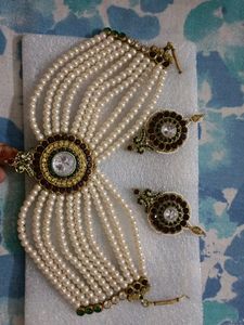 Set Of Pearl Choker And Earrings