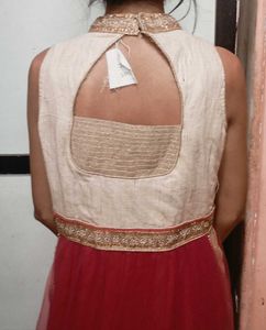 Elegant Red &amp; Cream Sleeveless Kurti