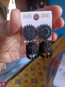 Stylish Black Jhumka Earrings