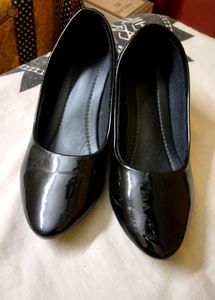 Black Glossy Formal Heels