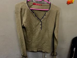 Madame Brown Buttoned Top