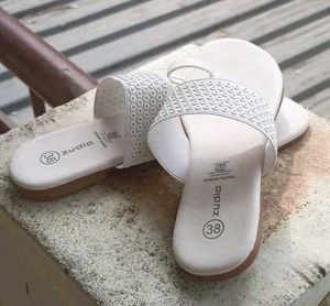 Zudio Flat Slipper/ Once Used.