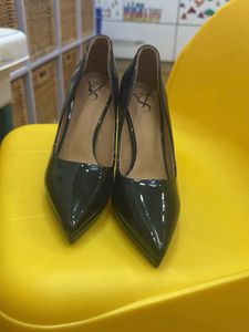 Black Pointed Heels