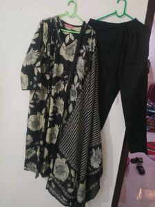 New Elegant And Beautiful Suit