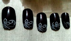 Press-On Nails - Black Floral Design