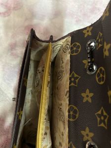 Brown Patterned Crossbody Bag 🤎