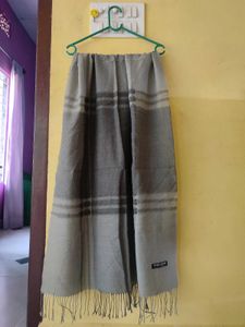 Stylish Striped Scarf - Perfect for All Seasons