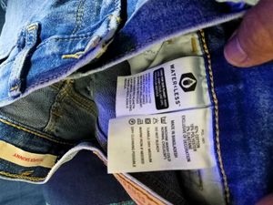 Women&#39;s Levis 710 Super Skinny Jeans