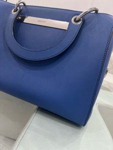 Women’s DKNY BAG LIKE NEW