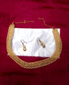 Elegant Gold & Pearl Necklace Set