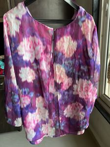 Jennifer Lopez, Kimono Sleeves, Blurry Print Top