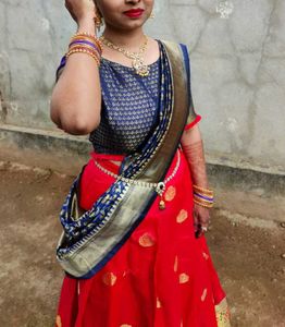 Red lehenga Choli Set With Zari Work! 😍🤌🏻