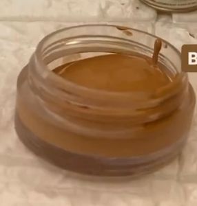 MAC NC 42 Foundation Sample