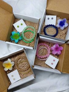 GIFT HAMPER  🪐✨️💗 (ANY ONE )