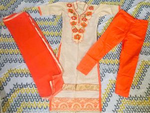 Elegant Salwar Suit🧡