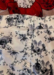 White Jeggings flowered
