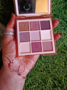 Huda Beauty Eyeshadow