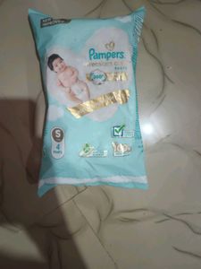 With 🎁Pampers Premium Care Pants - Size S (4 Coun
