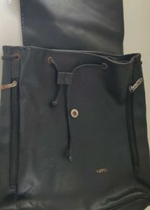 BLACK BACKPACK